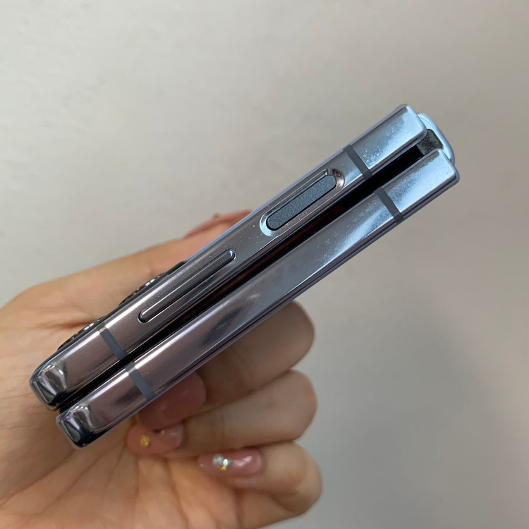 삼성 갤럭시Z플립4 최상품 판매 F721 공기계 판매 중고폰 이미지