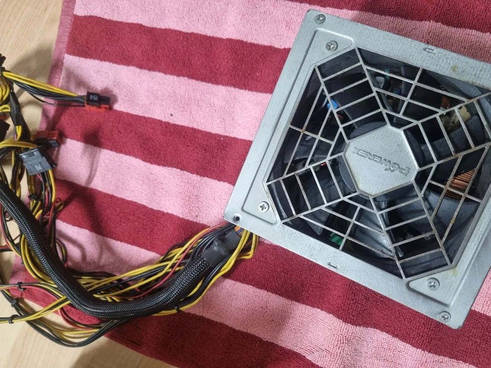 파워렉스 REX III 900W 파워서플라이 이미지