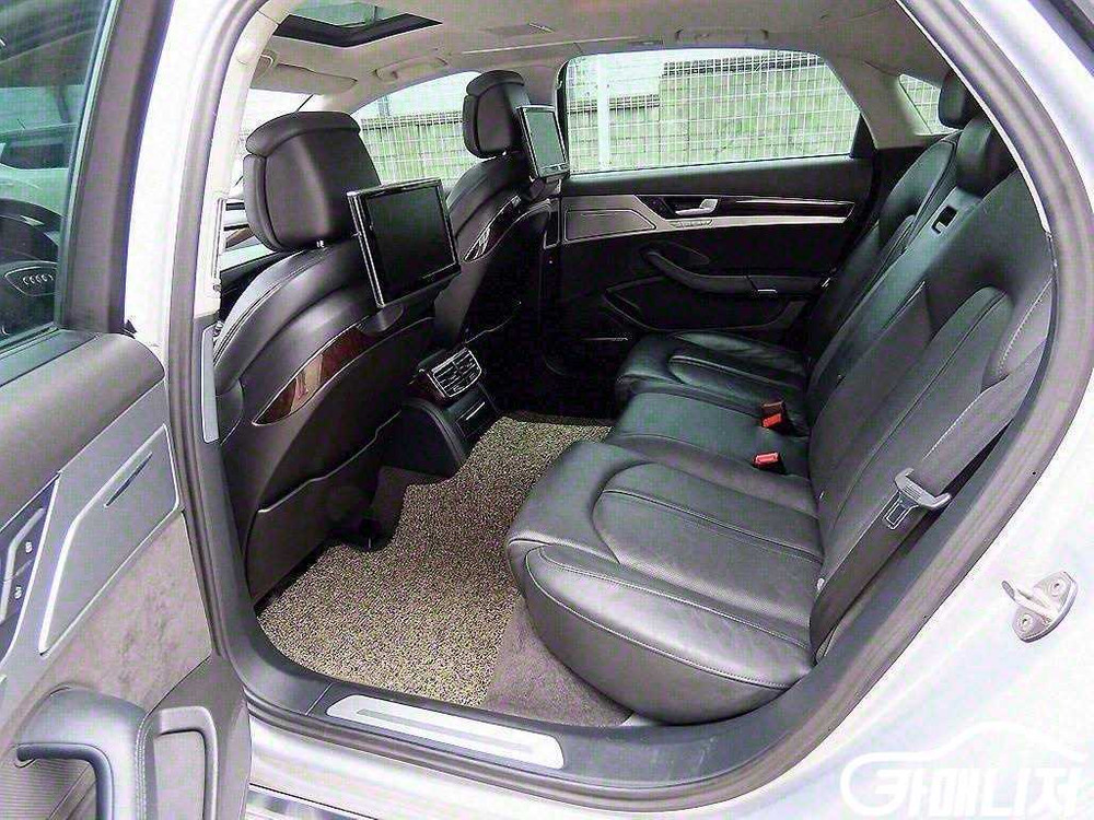 [아우디]뉴A8 60 TFSI 콰트로 LWB #3월급매 이미지