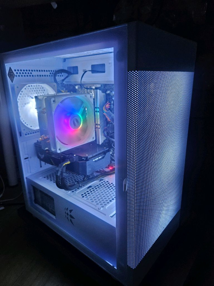 인텔 11400F+GTX 1650 화이트 컴퓨터--0