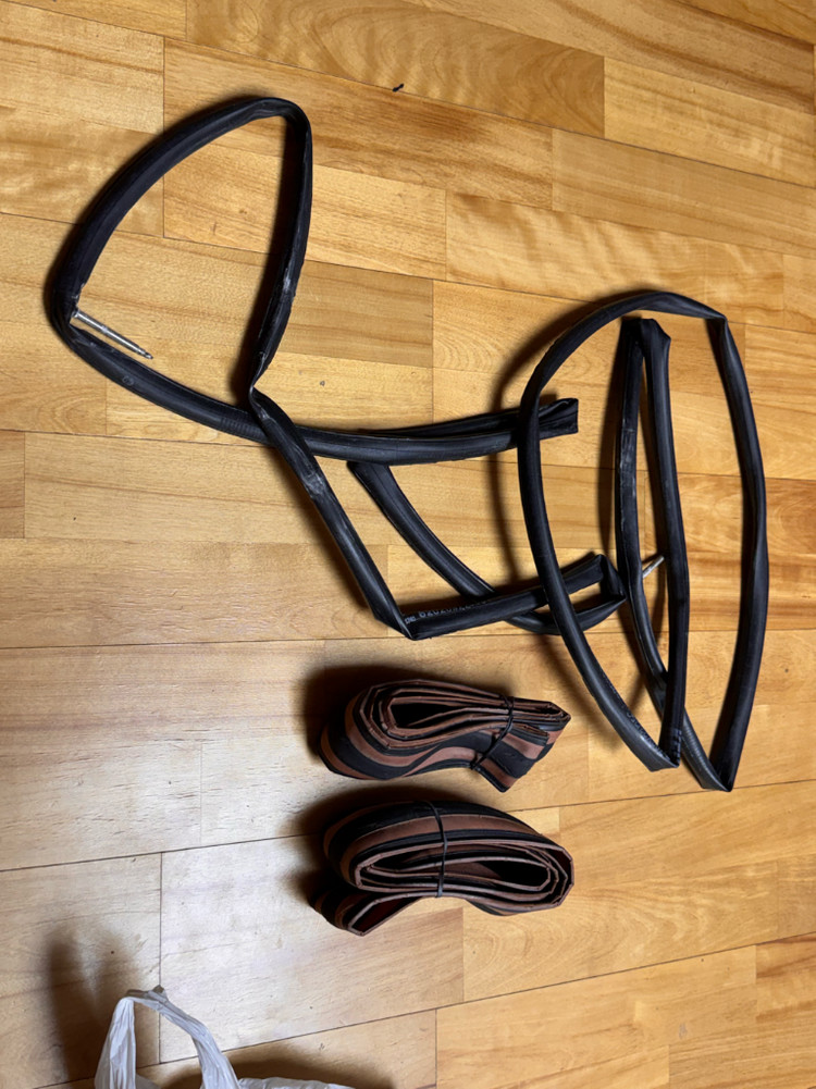 허친슨 타이어 + 타이어튜브--1