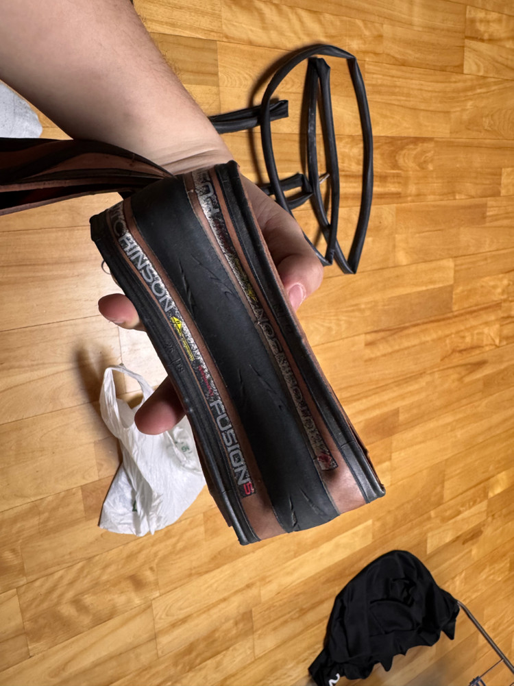 허친슨 타이어 + 타이어튜브--3