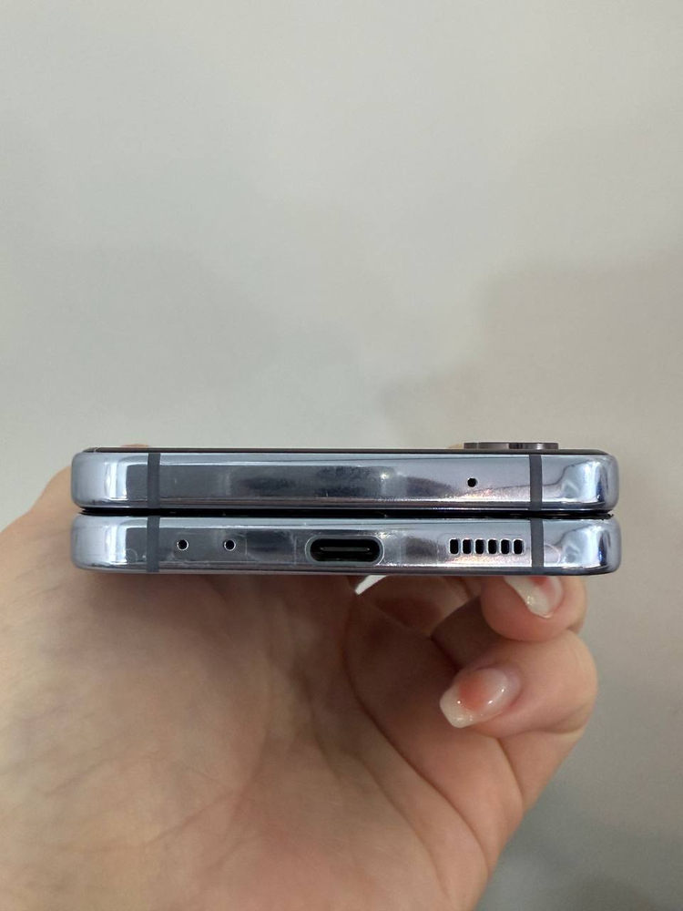 무잔상)갤럭시Z플립4 블루 256GB Y1579 이미지