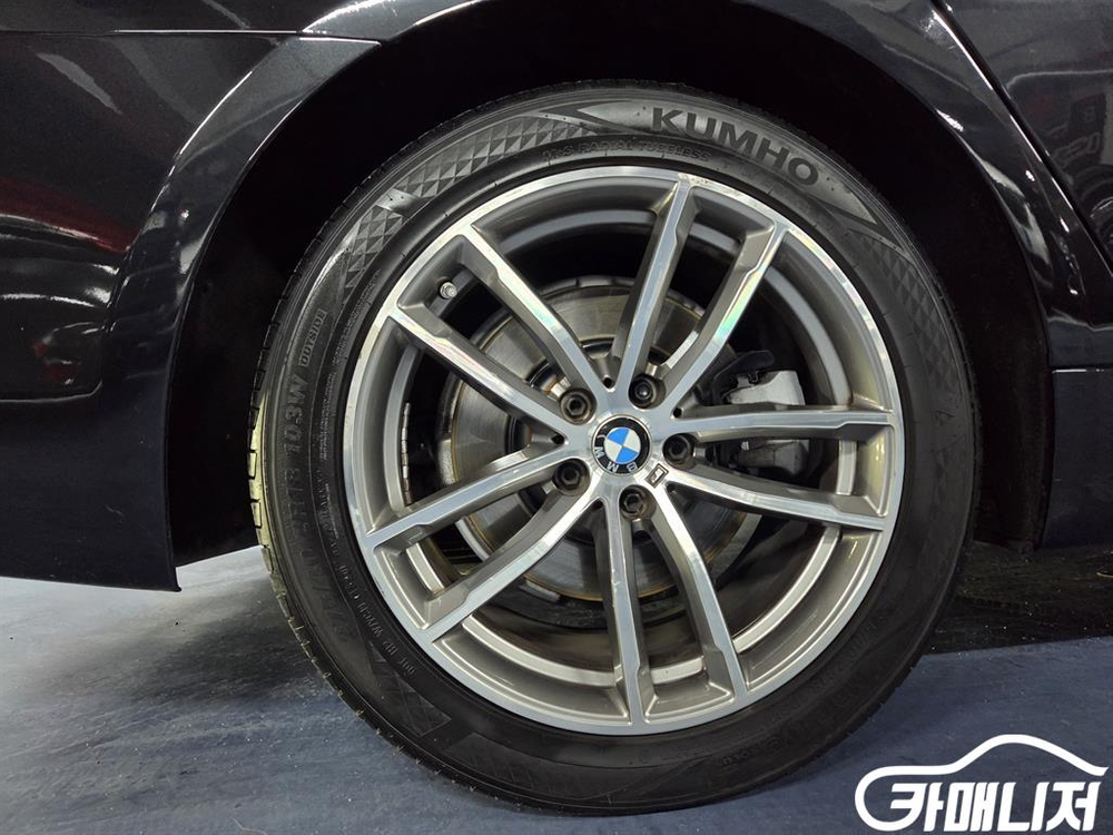 [BMW]5시리즈 (G30) 520d xDrive M 스포츠 플러스 #3월급매--8