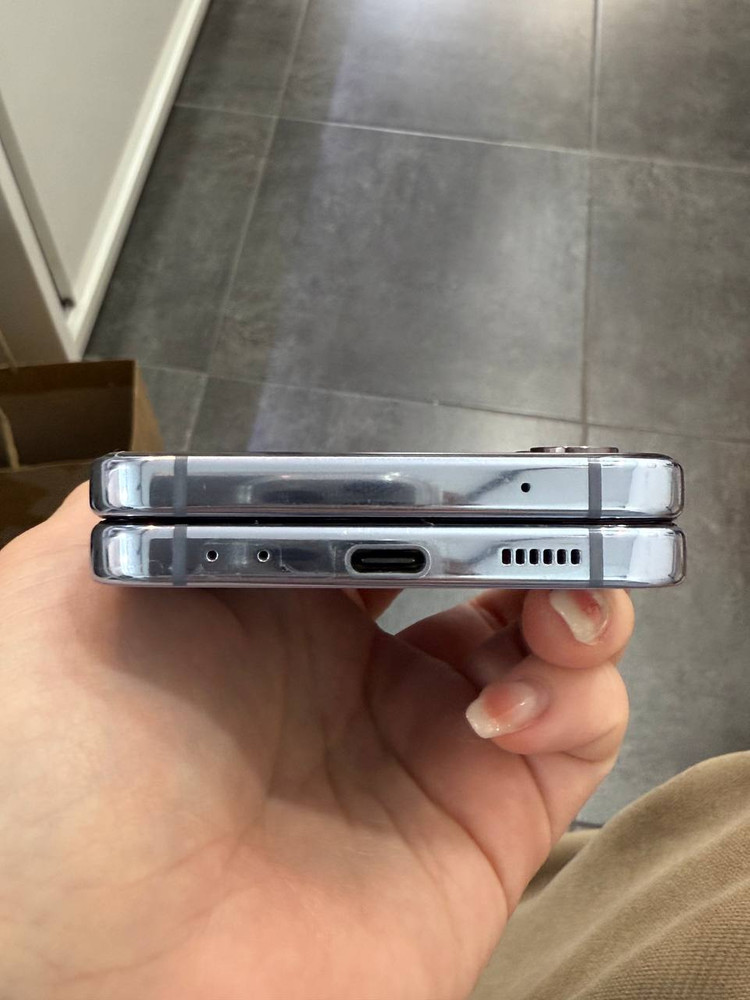 무잔상)갤럭시Z플립4 블루 256GB Y1579 이미지