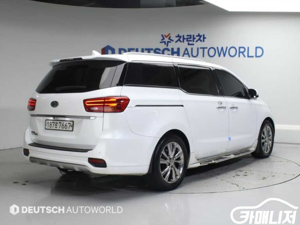 [기아]더 뉴 카니발 디젤 9인승 노블레스 스페셜 #3월급매--1