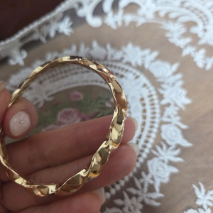 도로시 14k트위스트 뱅글팔찌