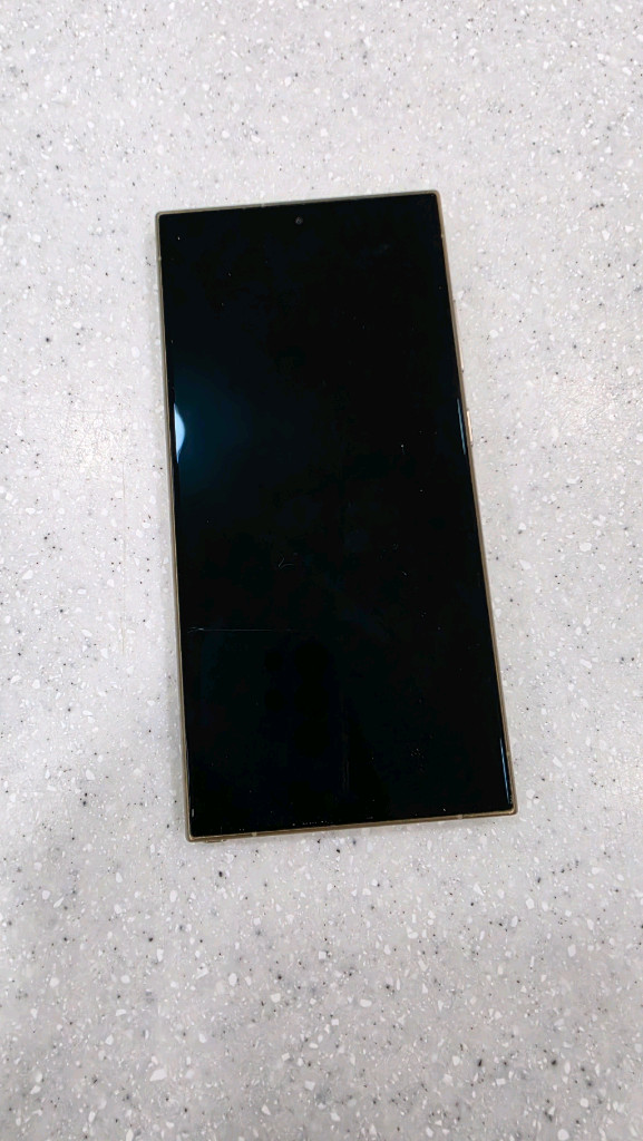 갤럭시 S24 울트라 티타늄 엘로우 256 + 버즈2프로 + 워치6 let 40m--10