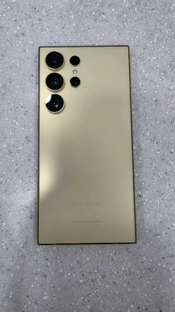 갤럭시 S24 울트라 티타늄 엘로우 256 + 버즈2프로 + 워치6 let 40m--14