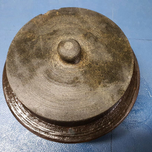 묵직한 무쇠솥 소형