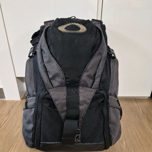 오클리 빈티지 유틸리티 백팩 여행가방