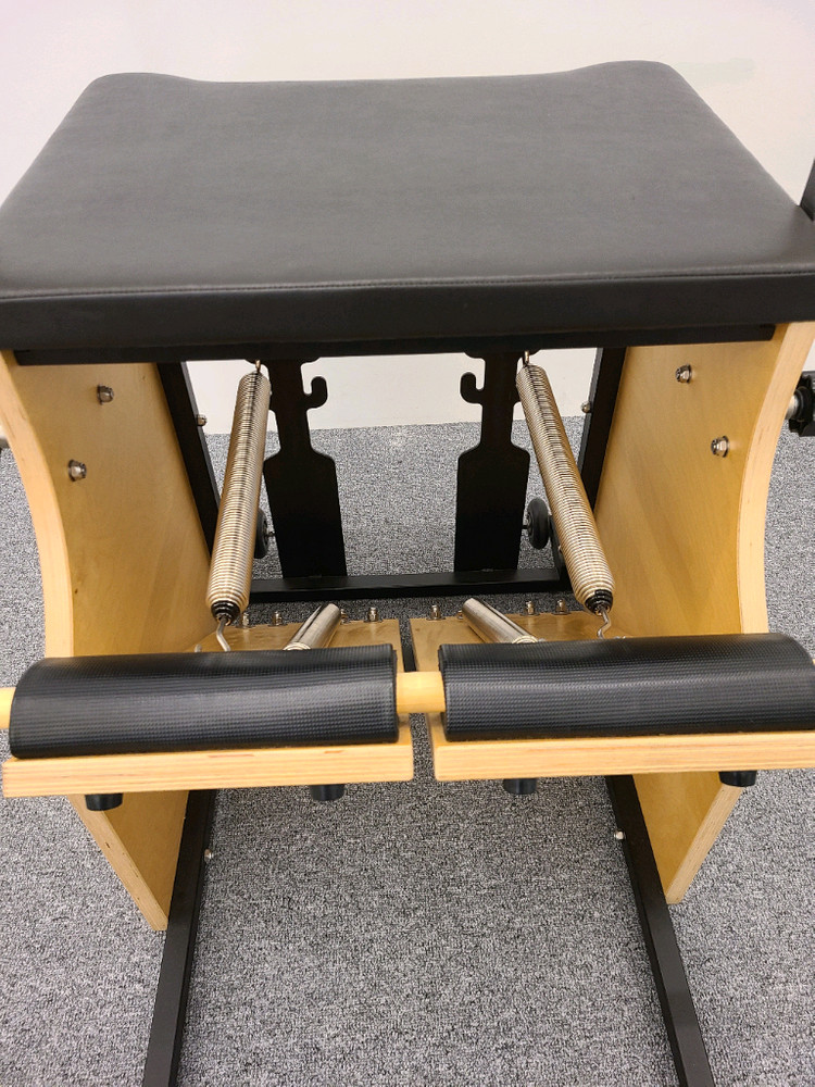 인투필라테스 콤비체어 팝니다.--1