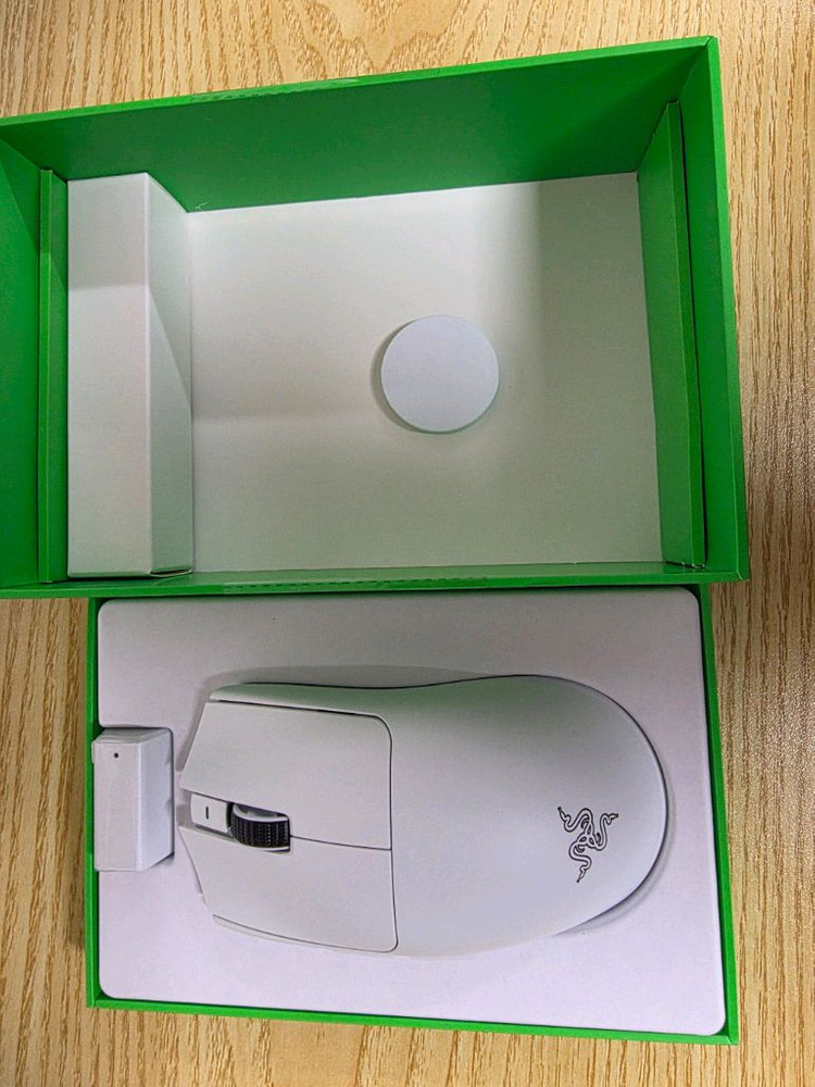 레이저 바이퍼 V3 Pro 화이트 에디션--1