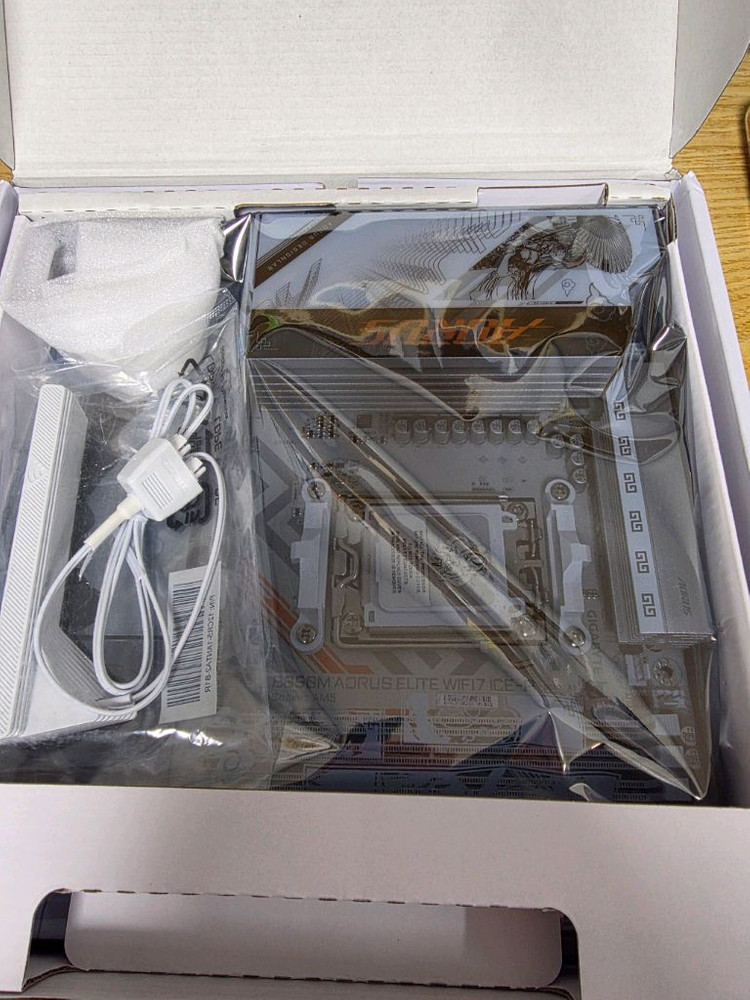 AORUS B850M ELITE WIFI7 ICE-P 새제품--1