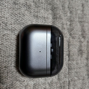 버즈3 프로 충전기(본체)