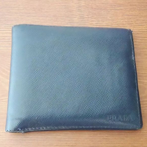 프라다 사피아노 레더 반지갑