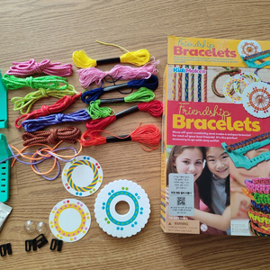KidzMaker 우정 팔찌 만들기 세트(미사용)