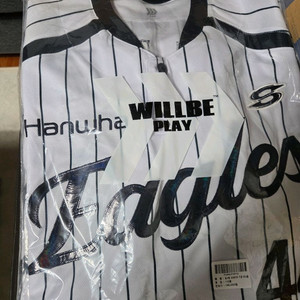 김서현 30세이브 기념유니폼