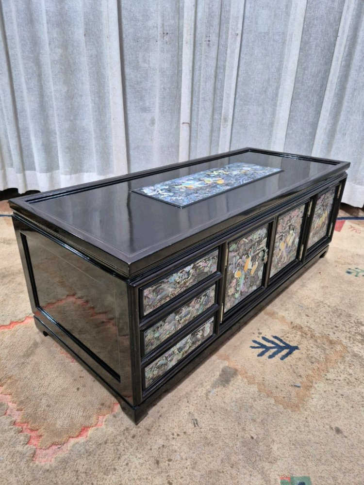 전통고가구 인테리어 자개문갑 이미지