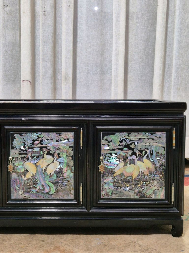 전통고가구 인테리어 자개문갑 이미지