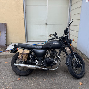 21년식 팬텀125 1만키로대 판매합니다