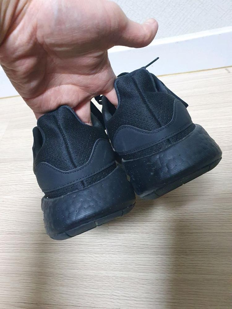 아디다스 울트라바운스 운동화 275 이미지