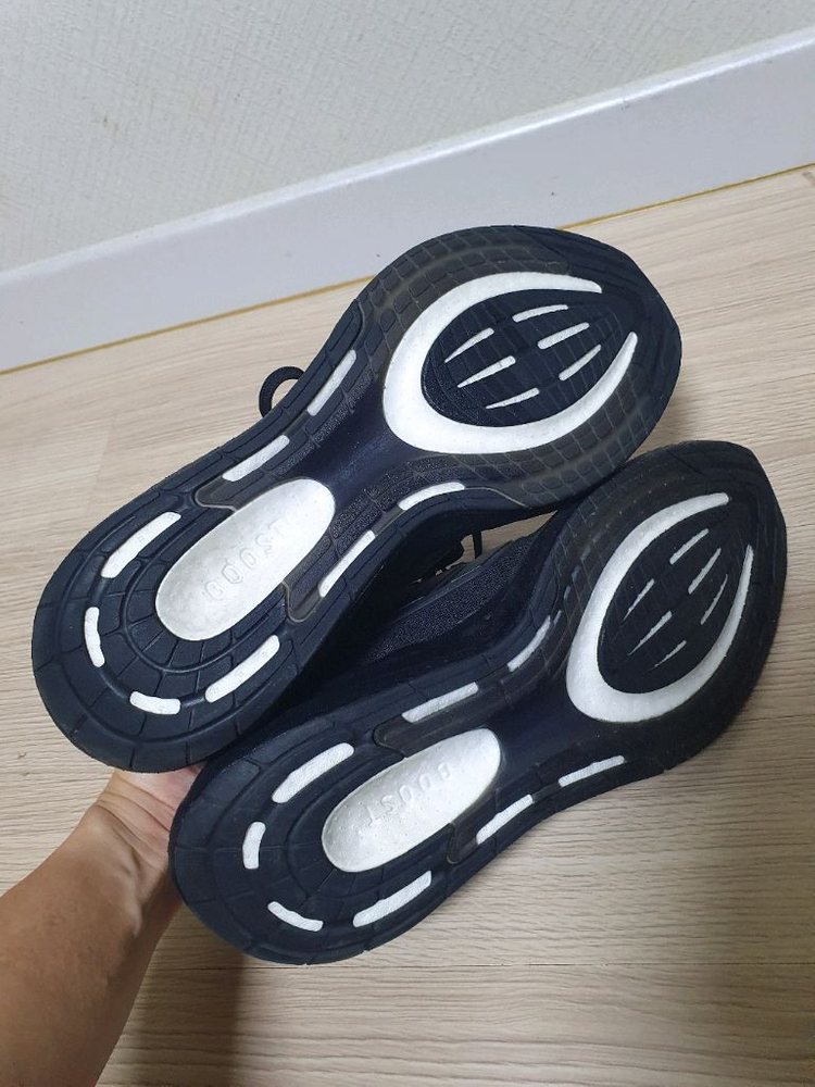 아디다스 울트라바운스 운동화 275 이미지