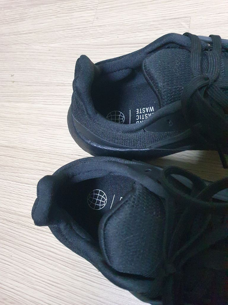 아디다스 울트라바운스 운동화 275 이미지