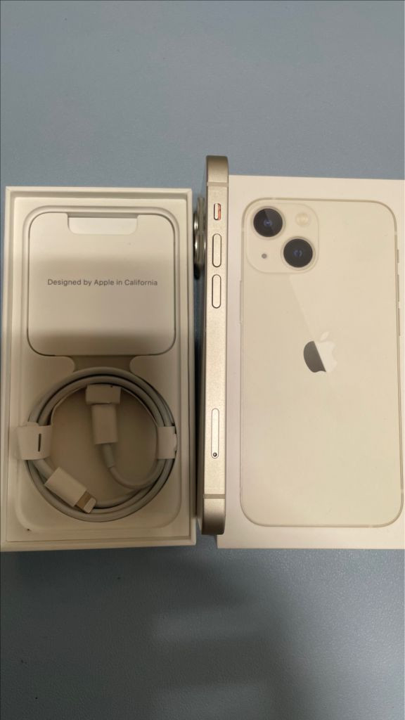 아이폰 13미니 256스타라이트,풀박스,배터리100프로모든.기능정상256기가라서 용량 넉넉함배터리 ㅡ100프로(정품--4