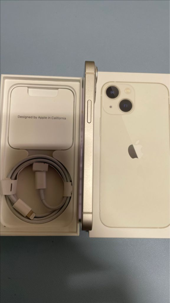 아이폰 13미니 256스타라이트,풀박스,배터리100프로모든.기능정상256기가라서 용량 넉넉함배터리 ㅡ100프로(정품--5