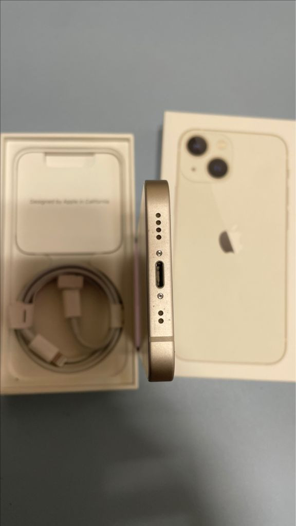 아이폰 13미니 256스타라이트,풀박스,배터리100프로모든.기능정상256기가라서 용량 넉넉함배터리 ㅡ100프로(정품--7