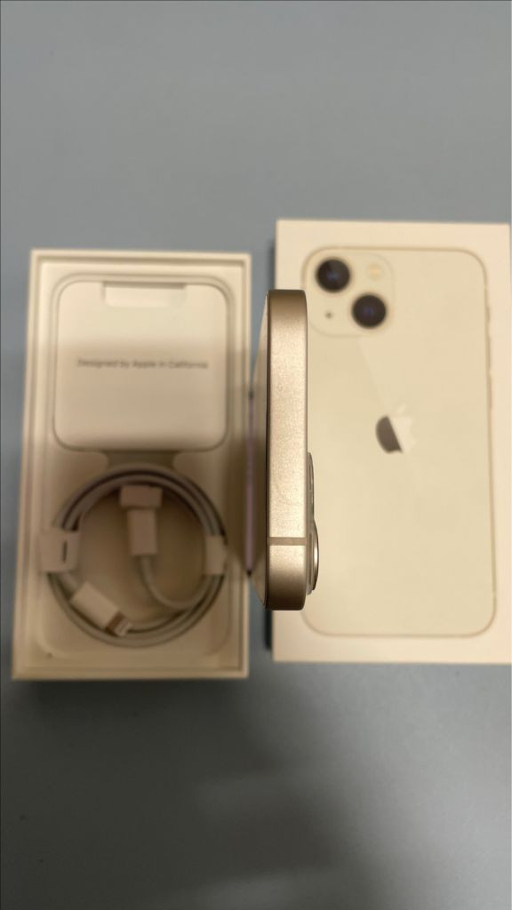 아이폰 13미니 256스타라이트,풀박스,배터리100프로모든.기능정상256기가라서 용량 넉넉함배터리 ㅡ100프로(정품--6