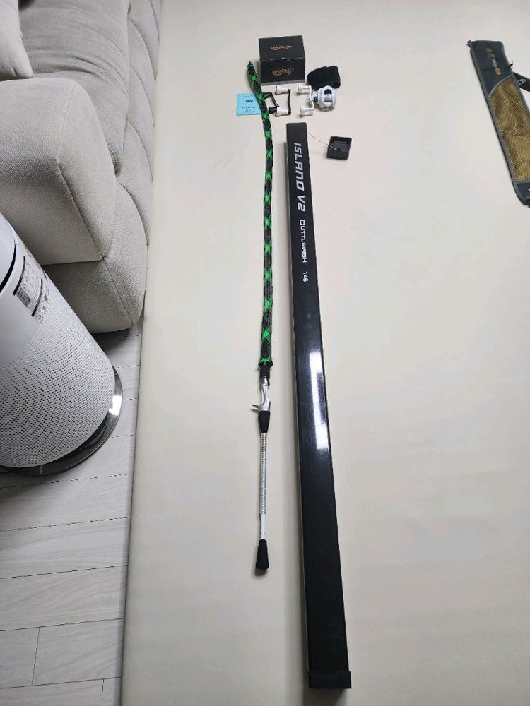 아일랜드 V2 146 + 도요 우라노G4 화이트 도색 5점 좌핸 팝니다 이미지