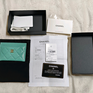 샤넬 클래식 터콰이즈 카드슬롯 AP0213