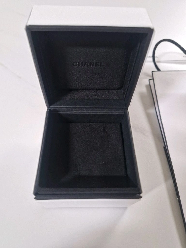 샤넬 코코크러쉬 목걸이케이스 박스 쇼핑백팝니다 이미지
