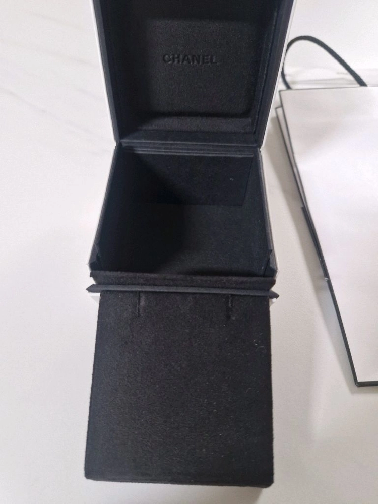 샤넬 코코크러쉬 목걸이케이스 박스 쇼핑백팝니다 이미지