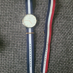 다니엘웰링턴 시계