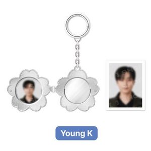 (미개봉 원가) 데이식스 굿즈 md 로켓 펜던트 영케이 케 영현 증사 day6