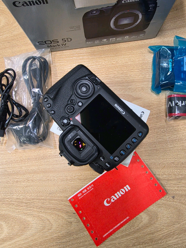 5dmark4 오막포 2천컷대 상태좋은바디 판매합니다--1