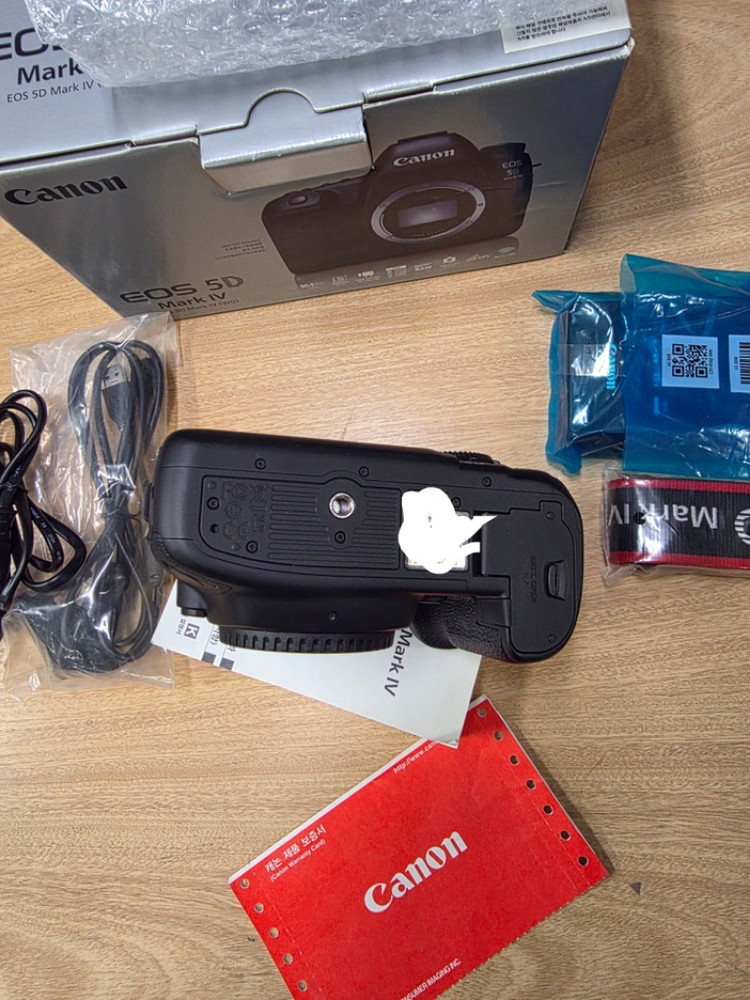 5dmark4 오막포 2천컷대 상태좋은바디 판매합니다--2