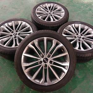 쏘나타 K5 SM 창착 가능한 제네시스DH 18인치 휠235 45 18타이어 판매 합니다 이미지