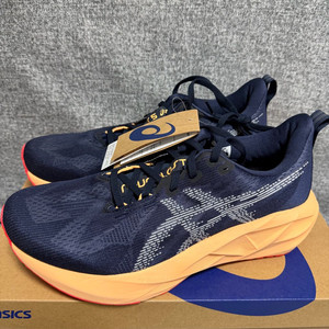 (새상품 정품) 아식스 노바블라스트 5 러닝화 런닝화 운동화 미드나잇 오렌지 글로우 2E 와이드 270
