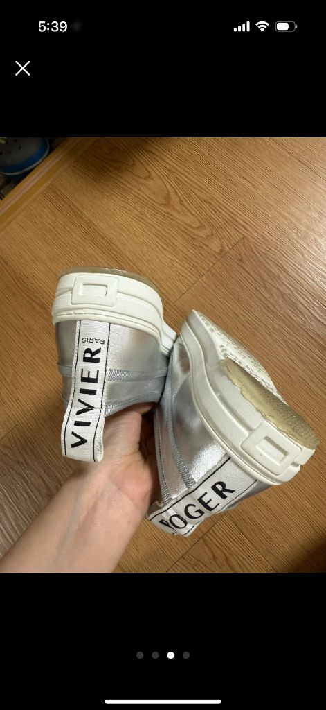 로저비비에 스니커즈 정품 이미지