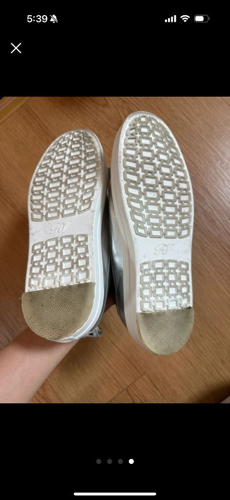 로저비비에 스니커즈 정품 이미지