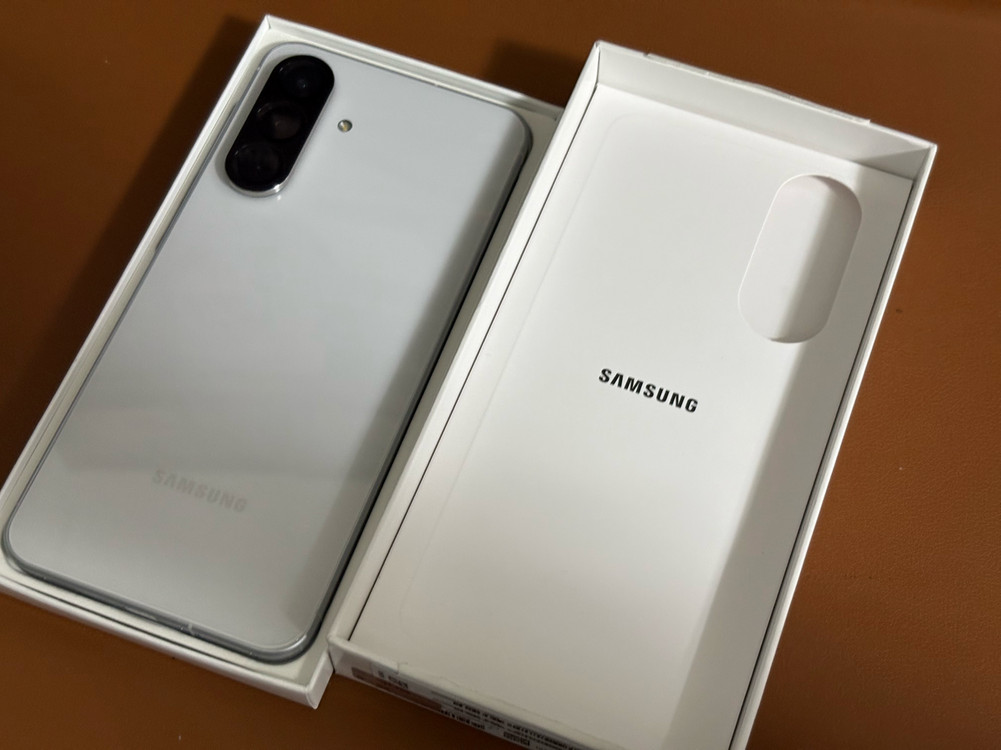 삼성 갤럭시 퀀텀6 128gb 정상해지--7