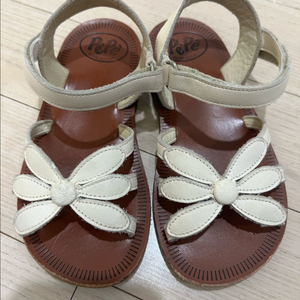 페페슈즈 꽃샌들 25