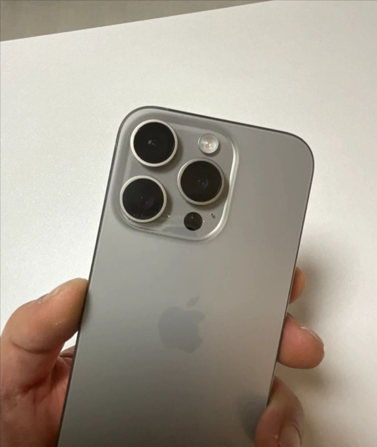 아이폰 15 Pro 실버 티타늄 256--3