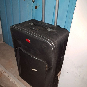 28인치전후크기특대형 캐리어 많이들어갑니다.외사진34빨강색대형기본크기임