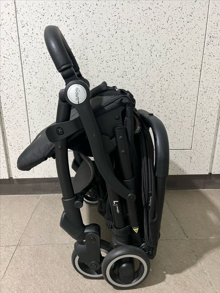 페도라 오토폴딩 휴대용 유모차--1