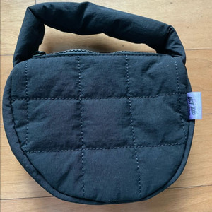 새상품 퀼팅 미니백 블랙